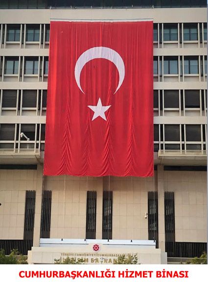 Cumhurbaşkanlığı Hizmet Binası İzmir - Otomatik Motorlu Bayrak Poster Sistemi