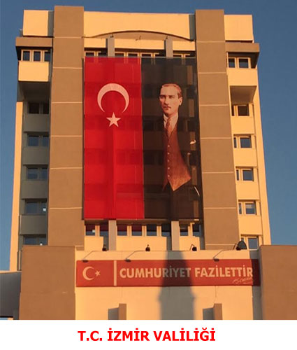 İzmir Valilik Binası Otomatik Motorlu Bayrak Poster Sistemi